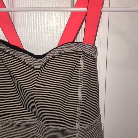 Women’s lululemon tank top - Picture 2 of 8
